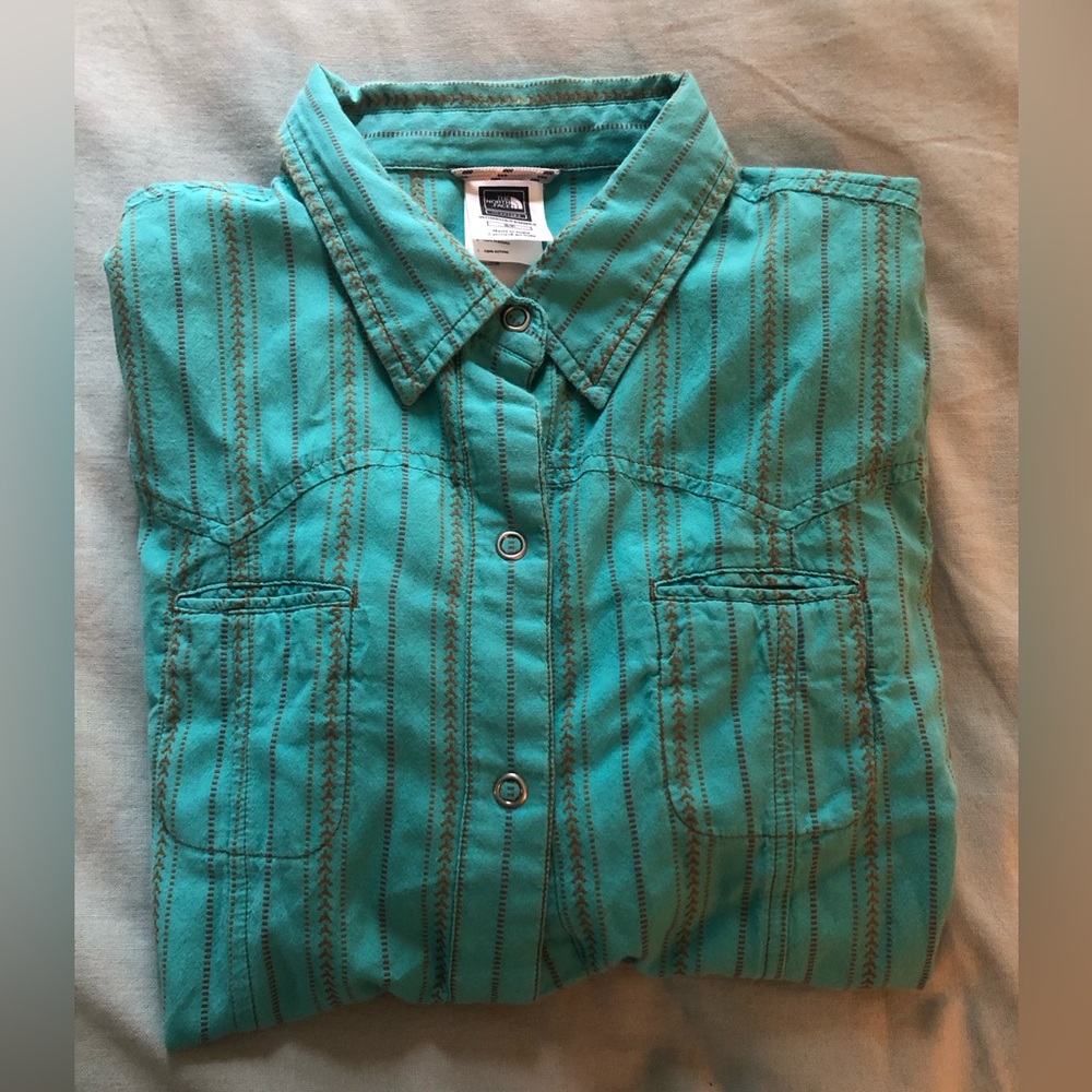 North Face women’s 3/4 sleeve shirt